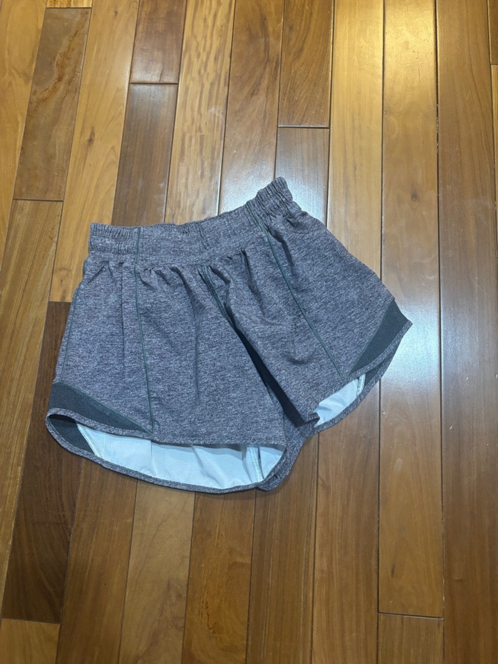 ❤️SALE❤️Like new Lululemon Women’s Gray Athletic  Shorts